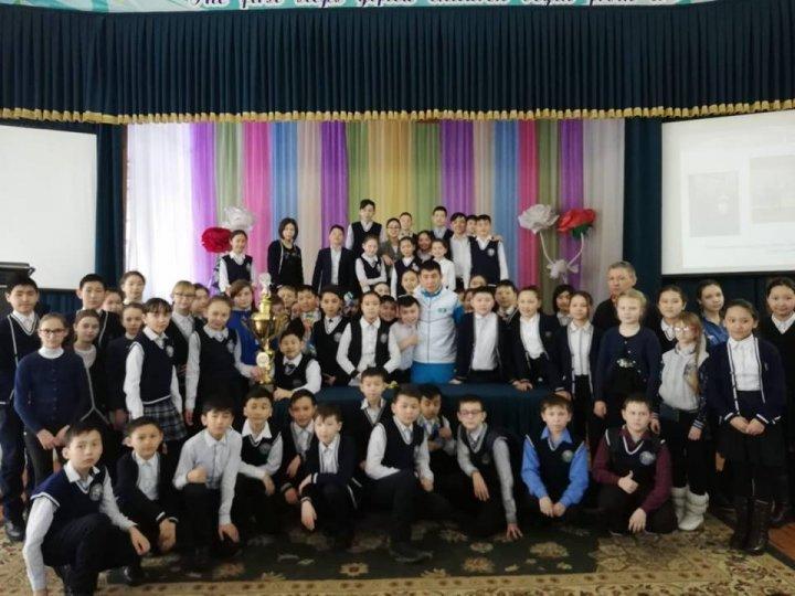 05.03.2019 "№17 ЖОББМ" КММ-де кикбоксинг спортынан Халықаралық дәрежедегі спорт шебері, мектебіміздің түлегі Трусбеков Саят Талғатұлымен кездесу өтті