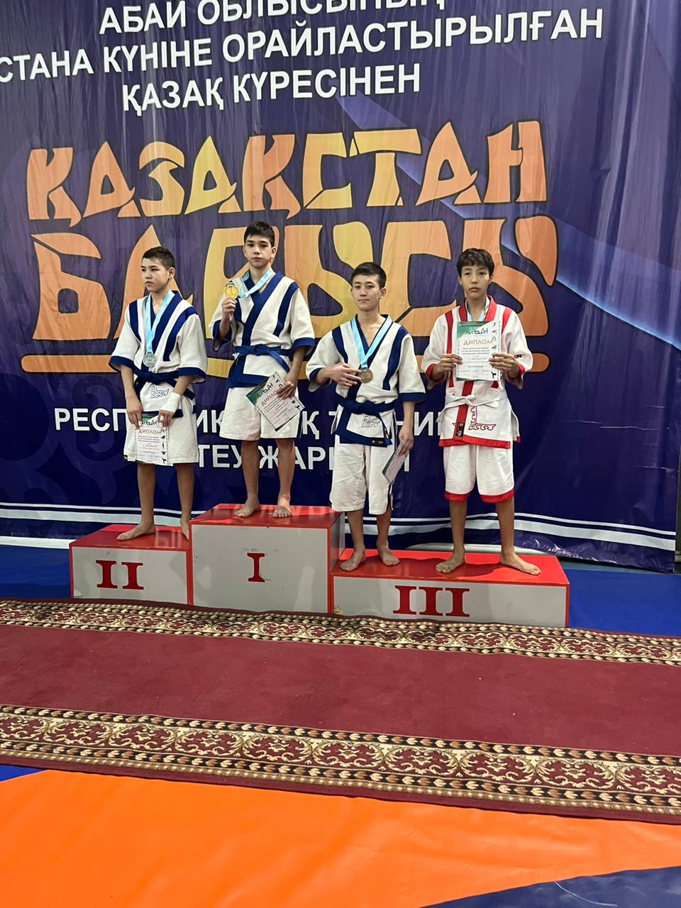 Қазақ күресінен жасөспірімдер мен кіші жасөспірімдер арасында, Абай облысының чемпионатында 46 келі салмақта 1 орын алған, 9 «А» сынып оқуышысы Абилмажинов Мади.