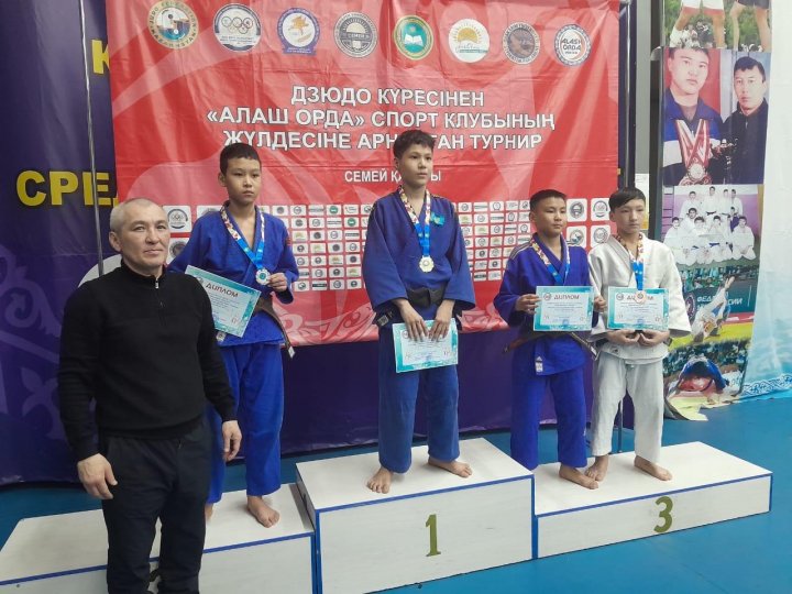 “Алаш орда” спорттық клубының ашық турнирінде 7 “Ә” сынып оқушысы Слямхан Естай дзюдо күресінен ІІ орынмен марапатталды. Құттықтаймыз!