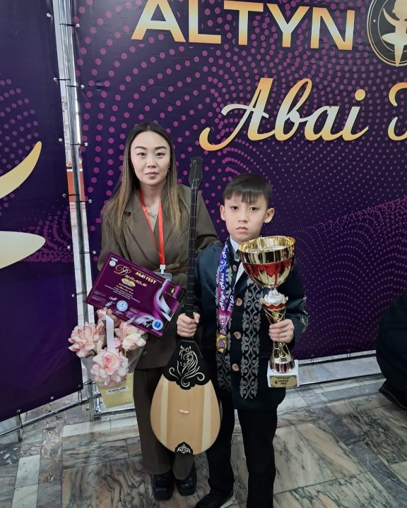 Халықаралық көпжанрлық өнер байқауында 4”Ә” сынып оқушысы Қабдылбек Иса “Жастар биі” күйімен марапатталды.
