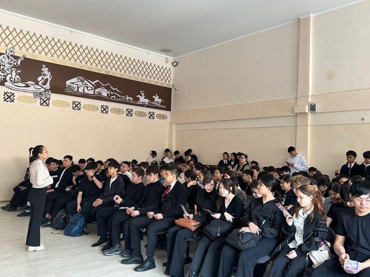 13 марта 2025 года в школе №17 состоялась встреча по профориентации для учащихся 9-11 классов. В данном мероприятии приняли участие представители университета и колледжа Польши, которые подробно рассказали школьникам о возможностях получения образова