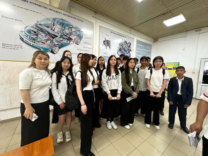 9 «Б» сынып оқушылары Көлік колледжіндегі Ашық есік күніне қатысты