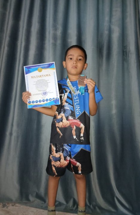 Есентаев Расул ГРЕК-РИМ күресінен жасөспірімдер арасынан өткен Семей қаласының ашық чемпионатында 22кг салмақ дәрежесінде 3 орын иеленді. Құттықтаймыз!