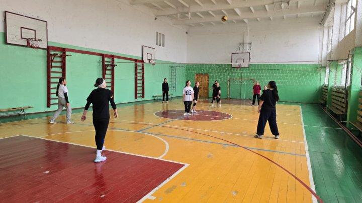 Воллейбол. Жетекші: Жакиянов Руслан Галымбекович