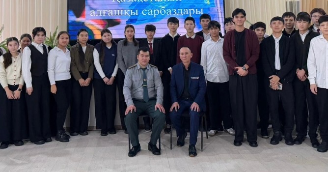 Тарих апталығы аясында“ тарих пәні бірлестігі ұстаздары мен АӘД пәні мұғалімі Аринов Е.А бірлесе отырып “Тәуелсіз Қазақстанның алғашқы сарбаздары” атты ерлік сабағын өткізді.