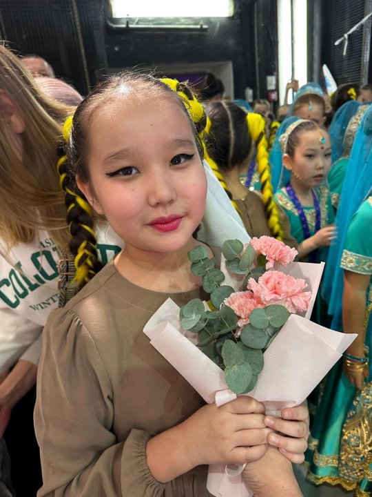 Ученица 4,,В” класса Ерлан Дария с танцевальным коллективом ,,Манго” заняла Гран-при в номинации Эстрадный танец в Международном конкурсе хореографического искусства ,,Танцуй всей душой” , который состоялся в г. Алматы